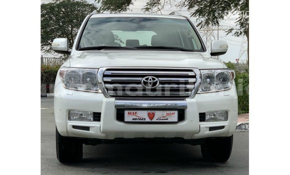 Acheter Import Voiture Toyota Land Cruiser Blanc à Import - Dubai, Adrar Acheter Import Voiture Toyota Land Cruiser Blanc à Import - Dubai, Adrar
