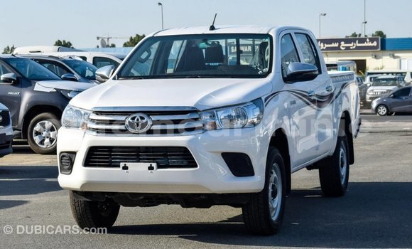 Acheter Import Voiture Toyota Hilux Blanc à Import - Dubai, Adrar Acheter Import Voiture Toyota Hilux Blanc à Import - Dubai, Adrar