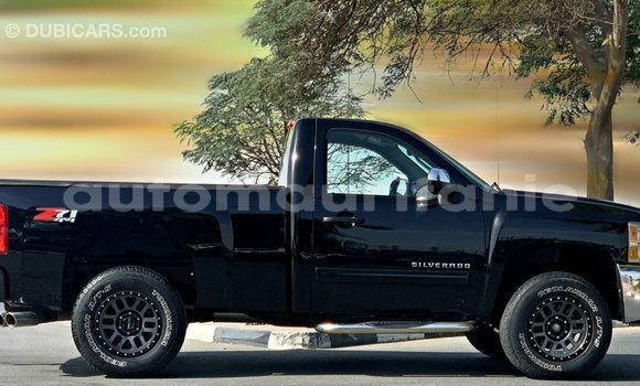 Acheter Import Voiture Chevrolet Silverado Noir à Import - Dubai, Adrar Acheter Import Voiture Chevrolet Silverado Noir à Import - Dubai, Adrar