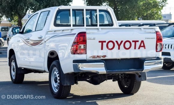 Acheter Import Voiture Toyota Hilux Blanc à Import - Dubai, Adrar Acheter Import Voiture Toyota Hilux Blanc à Import - Dubai, Adrar