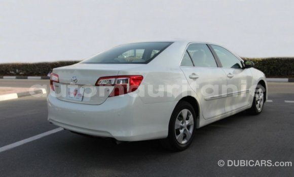Acheter Import Voiture Toyota Camry Blanc à Import - Dubai, Adrar Acheter Import Voiture Toyota Camry Blanc à Import - Dubai, Adrar