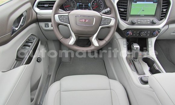 Acheter Occasion Voiture GMC Acadia Blanc à Adel Bagrou, Hodh ech Chargui
