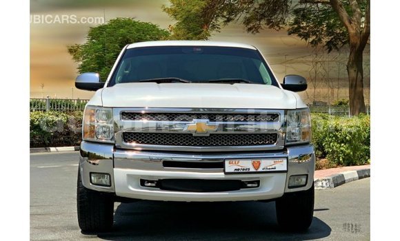 Acheter Import Voiture Chevrolet Silverado Blanc à Import - Dubai, Adrar Acheter Import Voiture Chevrolet Silverado Blanc à Import - Dubai, Adrar