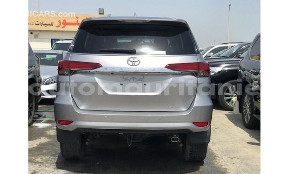 Acheter Import Voiture Toyota Fortuner Autre à Import - Dubai, Adrar Acheter Import Voiture Toyota Fortuner Autre à Import - Dubai, Adrar