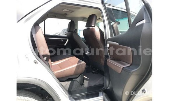 Acheter Import Voiture Toyota Fortuner Autre à Import - Dubai, Adrar Acheter Import Voiture Toyota Fortuner Autre à Import - Dubai, Adrar
