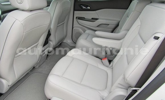 Buy Used GMC Acadia White Car in Adel Bagrou in Hodh ech Chargui Buy Used GMC Acadia White Car in Adel Bagrou in Hodh ech Chargui