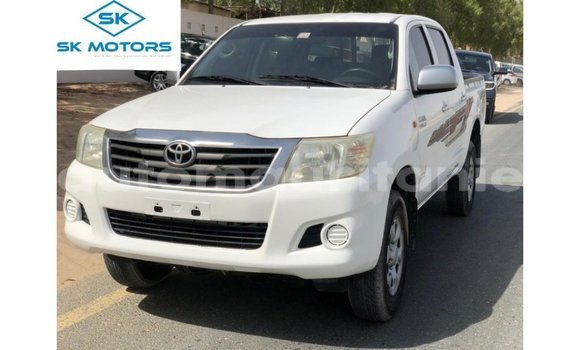 Buy Import Toyota Hilux White Car in Import - Dubai in Adrar