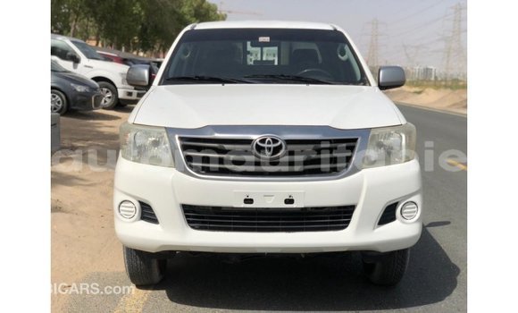 Buy Import Toyota Hilux White Car in Import - Dubai in Adrar Buy Import Toyota Hilux White Car in Import - Dubai in Adrar