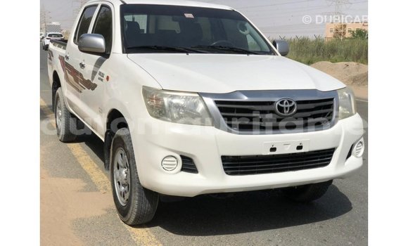 Buy Import Toyota Hilux White Car in Import - Dubai in Adrar Buy Import Toyota Hilux White Car in Import - Dubai in Adrar