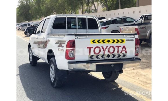 Buy Import Toyota Hilux White Car in Import - Dubai in Adrar Buy Import Toyota Hilux White Car in Import - Dubai in Adrar