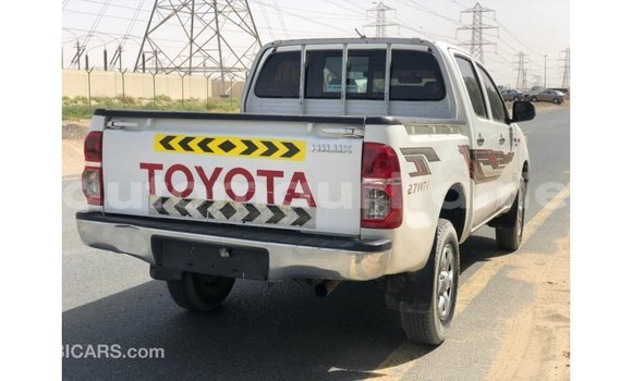 Buy Import Toyota Hilux White Car in Import - Dubai in Adrar Buy Import Toyota Hilux White Car in Import - Dubai in Adrar