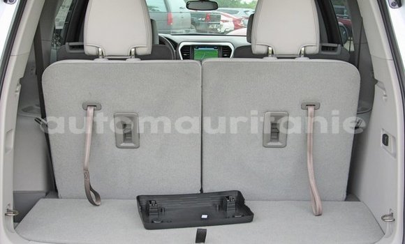 Buy Used GMC Acadia White Car in Adel Bagrou in Hodh ech Chargui Buy Used GMC Acadia White Car in Adel Bagrou in Hodh ech Chargui