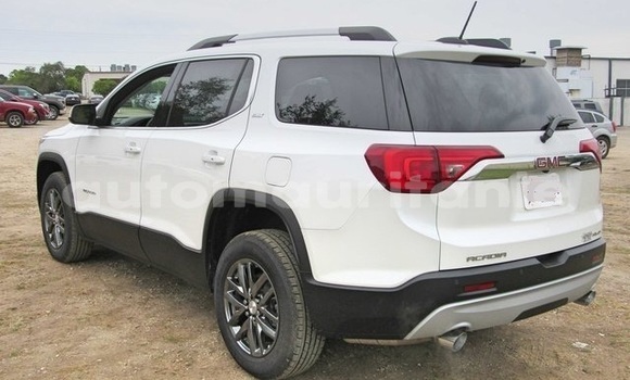 Buy Used GMC Acadia White Car in Adel Bagrou in Hodh ech Chargui Buy Used GMC Acadia White Car in Adel Bagrou in Hodh ech Chargui