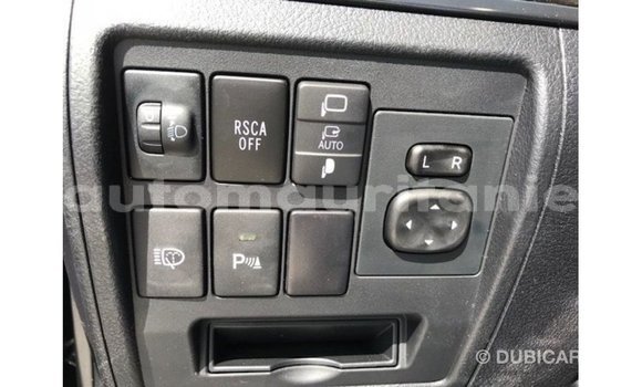 Acheter Import Voiture Toyota Land Cruiser Noir à Import - Dubai, Adrar Acheter Import Voiture Toyota Land Cruiser Noir à Import - Dubai, Adrar