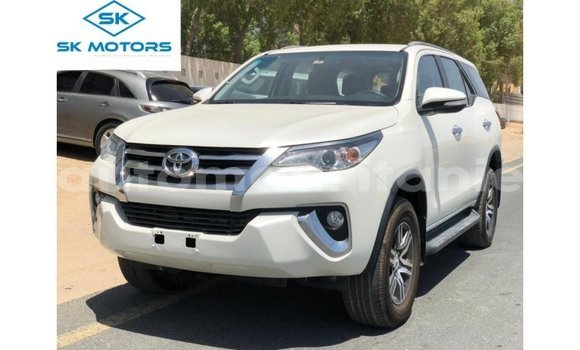 Buy Import Toyota Fortuner White Car in Import - Dubai in Adrar