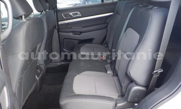 Buy Used Ford Explorer Silver Car in Aleg in Brakna Buy Used Ford Explorer Silver Car in Aleg in Brakna