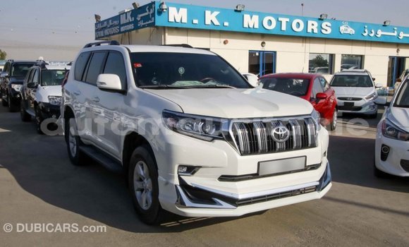 Acheter Import Voiture Toyota Prado Blanc à Import - Dubai, Adrar Acheter Import Voiture Toyota Prado Blanc à Import - Dubai, Adrar