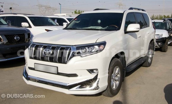 Acheter Import Voiture Toyota Prado Blanc à Import - Dubai, Adrar Acheter Import Voiture Toyota Prado Blanc à Import - Dubai, Adrar