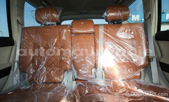 Acheter Import Voiture Toyota Prado Blanc à Import - Dubai, Adrar Acheter Import Voiture Toyota Prado Blanc à Import - Dubai, Adrar