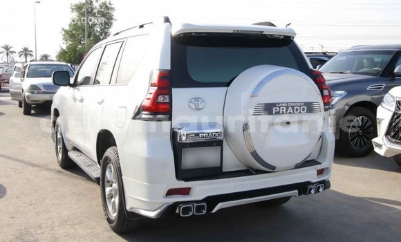 Acheter Import Voiture Toyota Prado Blanc à Import - Dubai, Adrar Acheter Import Voiture Toyota Prado Blanc à Import - Dubai, Adrar