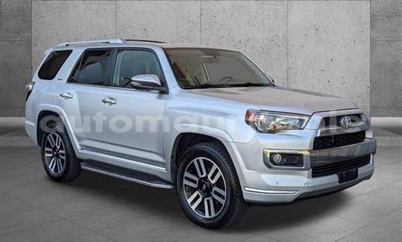 Acheter Occasion Voiture Toyota 4Runner Gris à Arafat, Wilaya du Trarza Acheter Occasion Voiture Toyota 4Runner Gris à Arafat, Wilaya du Trarza
