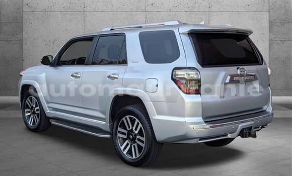 Acheter Occasion Voiture Toyota 4Runner Gris à Arafat, Wilaya du Trarza Acheter Occasion Voiture Toyota 4Runner Gris à Arafat, Wilaya du Trarza