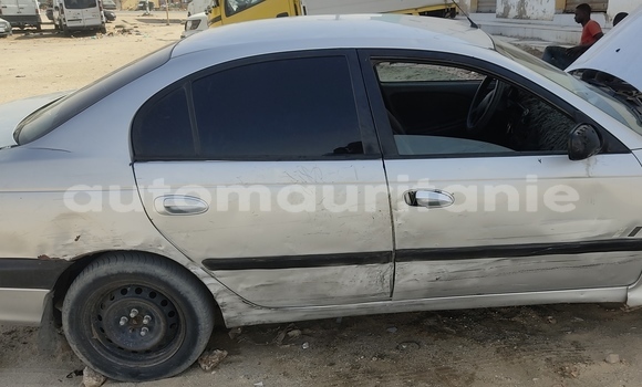 Buy Used Toyota Avensis White Car in Arafat in Wilaya of Trarza