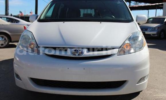 Buy Used Toyota Sienna White Car in Adel Bagrou in Hodh ech Chargui Buy Used Toyota Sienna White Car in Adel Bagrou in Hodh ech Chargui