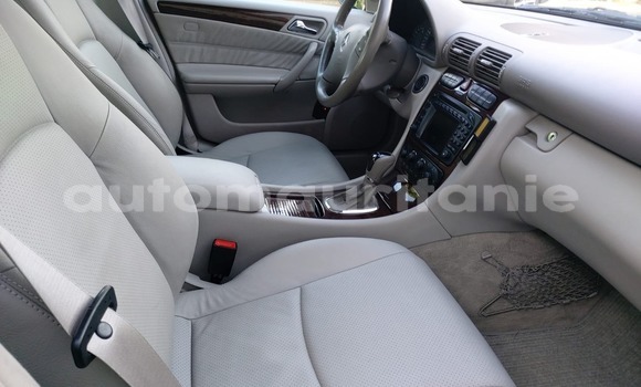 Acheter Import Voiture Mercedes Viano Noir à Adel Bagrou, Hodh ech Chargui Acheter Import Voiture Mercedes Viano Noir à Adel Bagrou, Hodh ech Chargui