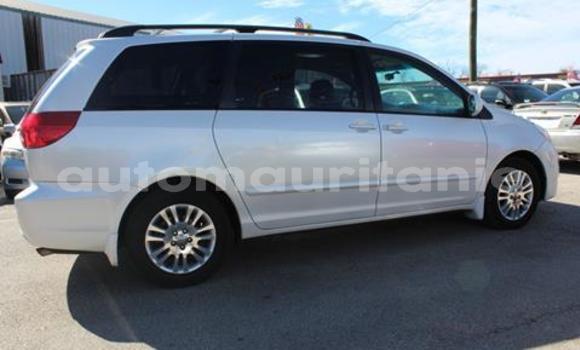 Buy Used Toyota Sienna White Car in Adel Bagrou in Hodh ech Chargui Buy Used Toyota Sienna White Car in Adel Bagrou in Hodh ech Chargui