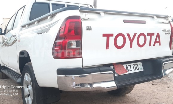 Acheter Occasion Voiture Toyota Hilux Blanc à Adel Bagrou, Hodh ech Chargui Acheter Occasion Voiture Toyota Hilux Blanc à Adel Bagrou, Hodh ech Chargui
