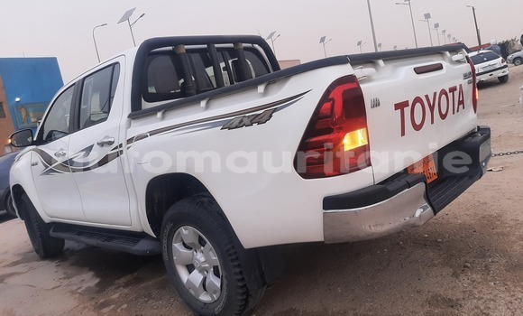 Acheter Occasion Voiture Toyota Hilux Blanc à Adel Bagrou, Hodh ech Chargui Acheter Occasion Voiture Toyota Hilux Blanc à Adel Bagrou, Hodh ech Chargui