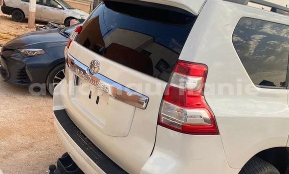 Acheter Occasion Voiture Toyota Land Cruiser Prado Blanc à Adel Bagrou, Hodh ech Chargui Acheter Occasion Voiture Toyota Land Cruiser Prado Blanc à Adel Bagrou, Hodh ech Chargui