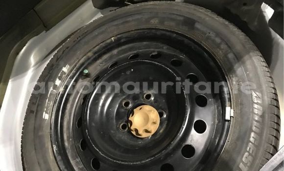 Acheter Occasion Voiture Toyota Avensis Gris à Adel Bagrou, Hodh ech Chargui Acheter Occasion Voiture Toyota Avensis Gris à Adel Bagrou, Hodh ech Chargui