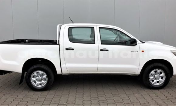 Buy Used Toyota Hilux White Car in Akjoujt in Inchiri Buy Used Toyota Hilux White Car in Akjoujt in Inchiri
