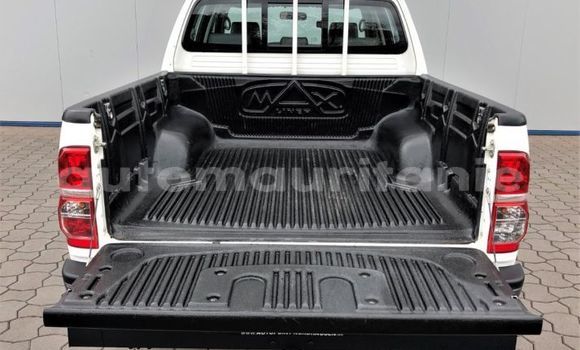 Buy Used Toyota Hilux White Car in Akjoujt in Inchiri Buy Used Toyota Hilux White Car in Akjoujt in Inchiri