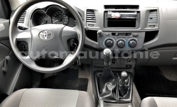 Buy Used Toyota Hilux White Car in Akjoujt in Inchiri Buy Used Toyota Hilux White Car in Akjoujt in Inchiri