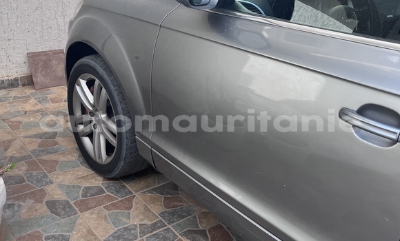 Acheter Occasion Voiture Audi Q7 Gris à Tevragh Zeina, Wilaya du Trarza Acheter Occasion Voiture Audi Q7 Gris à Tevragh Zeina, Wilaya du Trarza