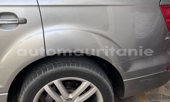Acheter Occasion Voiture Audi Q7 Gris à Tevragh Zeina, Wilaya du Trarza Acheter Occasion Voiture Audi Q7 Gris à Tevragh Zeina, Wilaya du Trarza