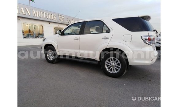 Acheter Import Voiture Toyota Fortuner Blanc à Import - Dubai, Adrar Acheter Import Voiture Toyota Fortuner Blanc à Import - Dubai, Adrar