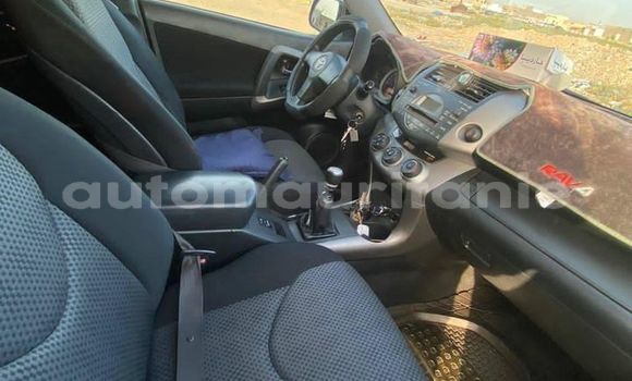 Acheter Occasion Voiture Toyota RAV4 Noir à Arafat, Wilaya du Trarza Acheter Occasion Voiture Toyota RAV4 Noir à Arafat, Wilaya du Trarza