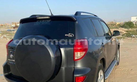 Acheter Occasion Voiture Toyota RAV4 Noir à Arafat, Wilaya du Trarza Acheter Occasion Voiture Toyota RAV4 Noir à Arafat, Wilaya du Trarza