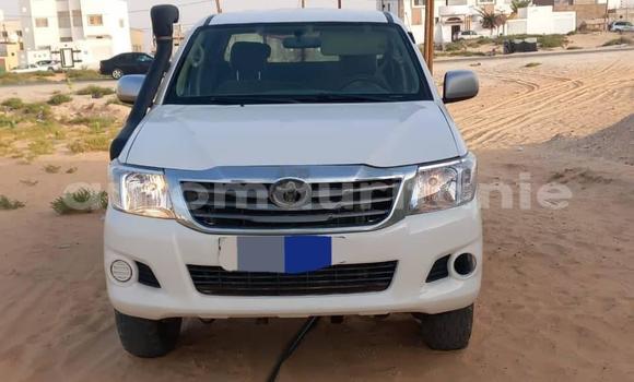 Buy Used Toyota Hilux White Car in an–Na'mah in Hudh-ash-Sharqi