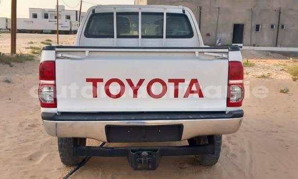 Acheter Occasion Voiture Toyota Hilux Blanc à an–Na'mah, Hudh-ash-Sharqi Acheter Occasion Voiture Toyota Hilux Blanc à an–Na'mah, Hudh-ash-Sharqi