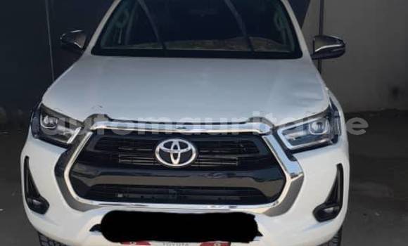 Buy Used Toyota Allion White Car in Alaq in Brakna