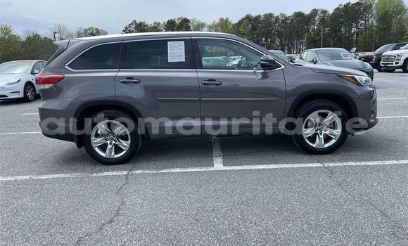 Acheter Occasion Voiture Toyota Highlander Autre à Adel Bagrou, Hodh ech Chargui Acheter Occasion Voiture Toyota Highlander Autre à Adel Bagrou, Hodh ech Chargui