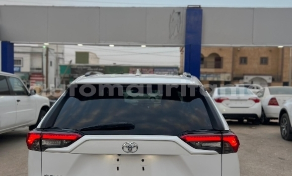 Acheter Occasion Voiture Toyota RAV4 Blanc à Nouakchott, Nouakchott Ouest Acheter Occasion Voiture Toyota RAV4 Blanc à Nouakchott, Nouakchott Ouest