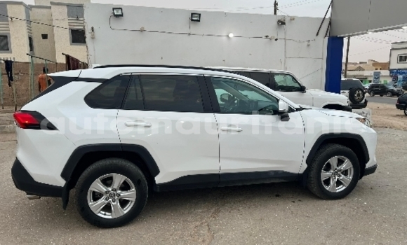 Acheter Occasion Voiture Toyota RAV4 Blanc à Nouakchott, Nouakchott Ouest Acheter Occasion Voiture Toyota RAV4 Blanc à Nouakchott, Nouakchott Ouest