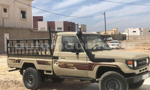 Buy Used Toyota Land Cruiser Beige Car in Nouakchott in West Nouakchott