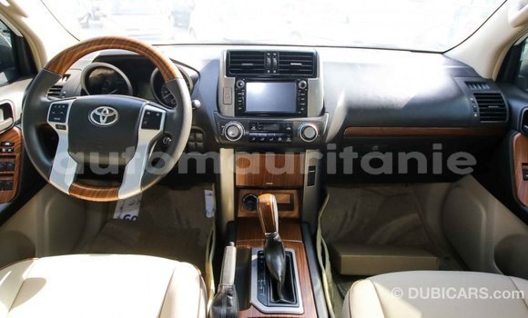 Acheter Import Voiture Toyota Prado Blanc à Import - Dubai, Adrar Acheter Import Voiture Toyota Prado Blanc à Import - Dubai, Adrar
